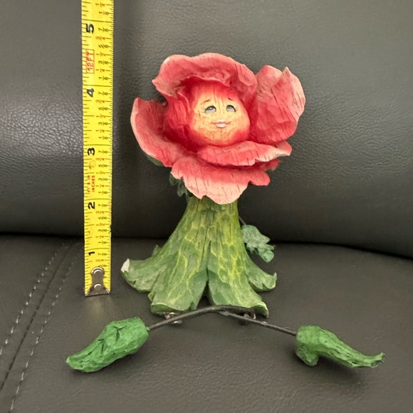 Whimsical Flower Figurine - Picture 1 of 4